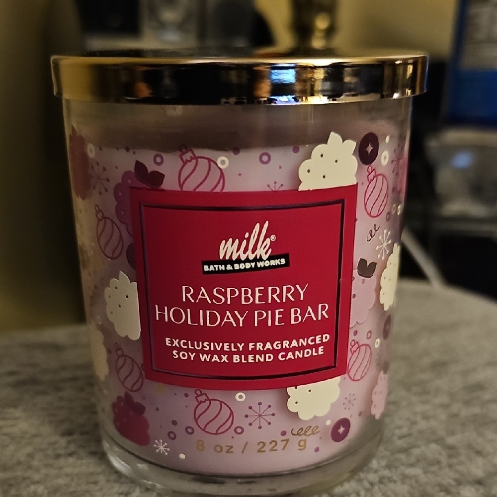 Bath & Body Works X Milkbar Raspberry Holiday Pie Bar Candle NWT